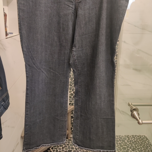 Jeans - Picture 3 of 3